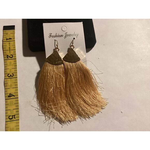 4320 NIP Gold Capped Gold Long Tassel Fringe Earrings BOHO Feather Drop Dangle - Picture 4 of 4